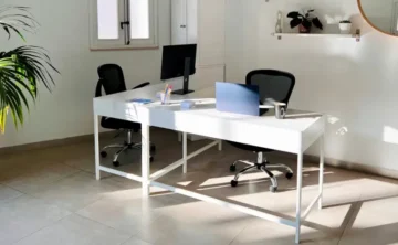 La IA como asistente invisible: Cómo la Formación Bonificada convierte a los trabajadores en Superhéroes y a RRHH en estrategas del futuro.